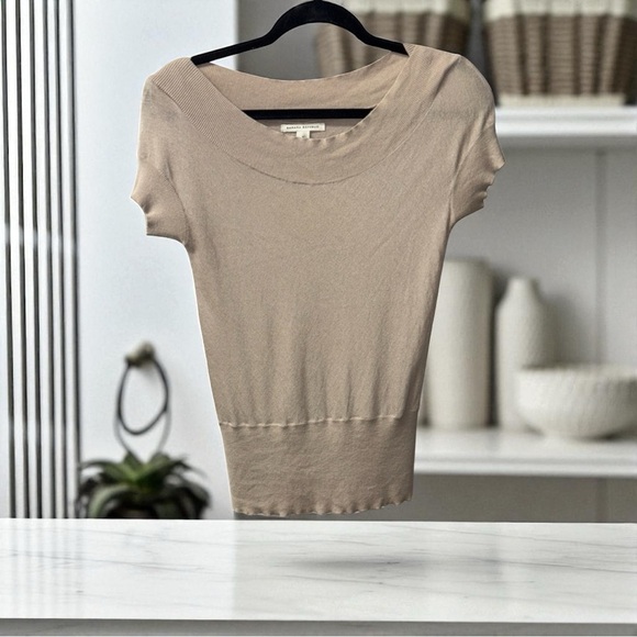 Banana Republic Tops - Banana Republic Tan Ribbed Fitted Tee
